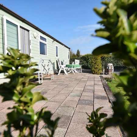 Locatie Het Knooppunt Engelse Chalet Nuis Екстериор снимка