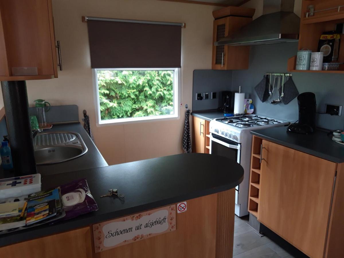 Locatie Het Knooppunt Engelse Chalet Nuis Екстериор снимка