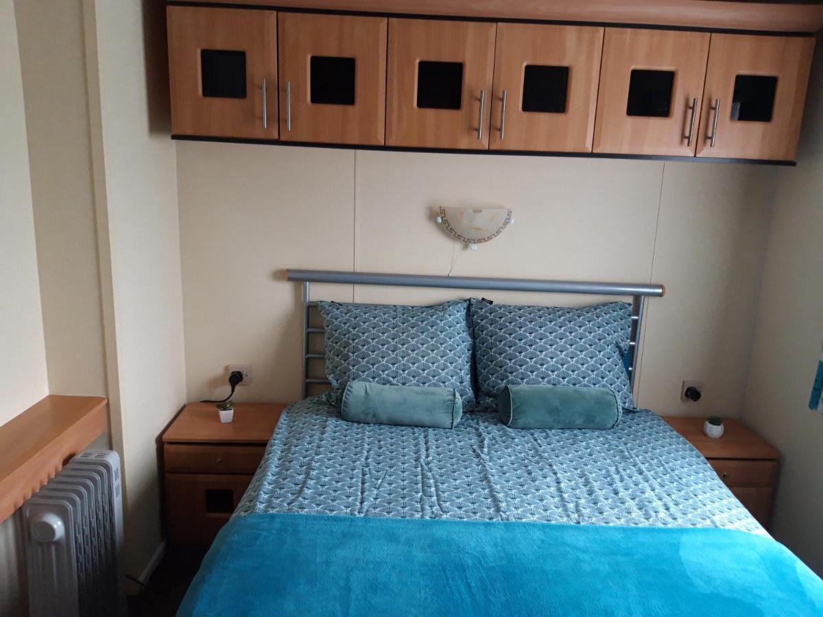 Locatie Het Knooppunt Engelse Chalet Nuis Екстериор снимка