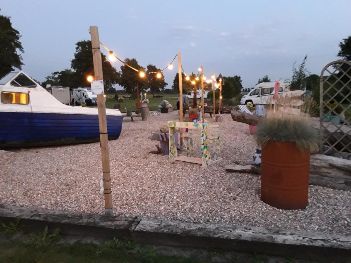 Locatie Het Knooppunt Engelse Chalet Nuis Екстериор снимка